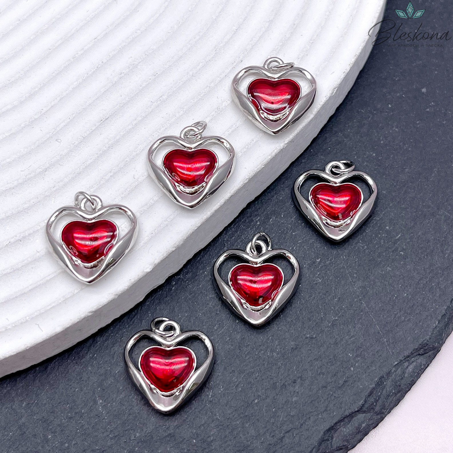 16,5*17 мм, Цвет серебро, Подвеска сердце красная эмаль
