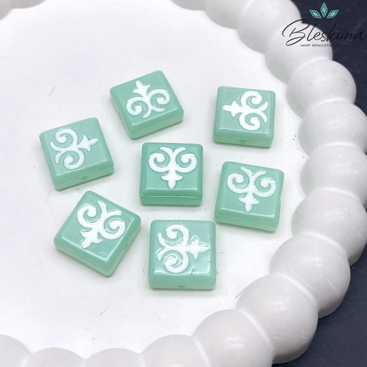 15 мм Бусина Этно квадрат зеленый белый рисунок