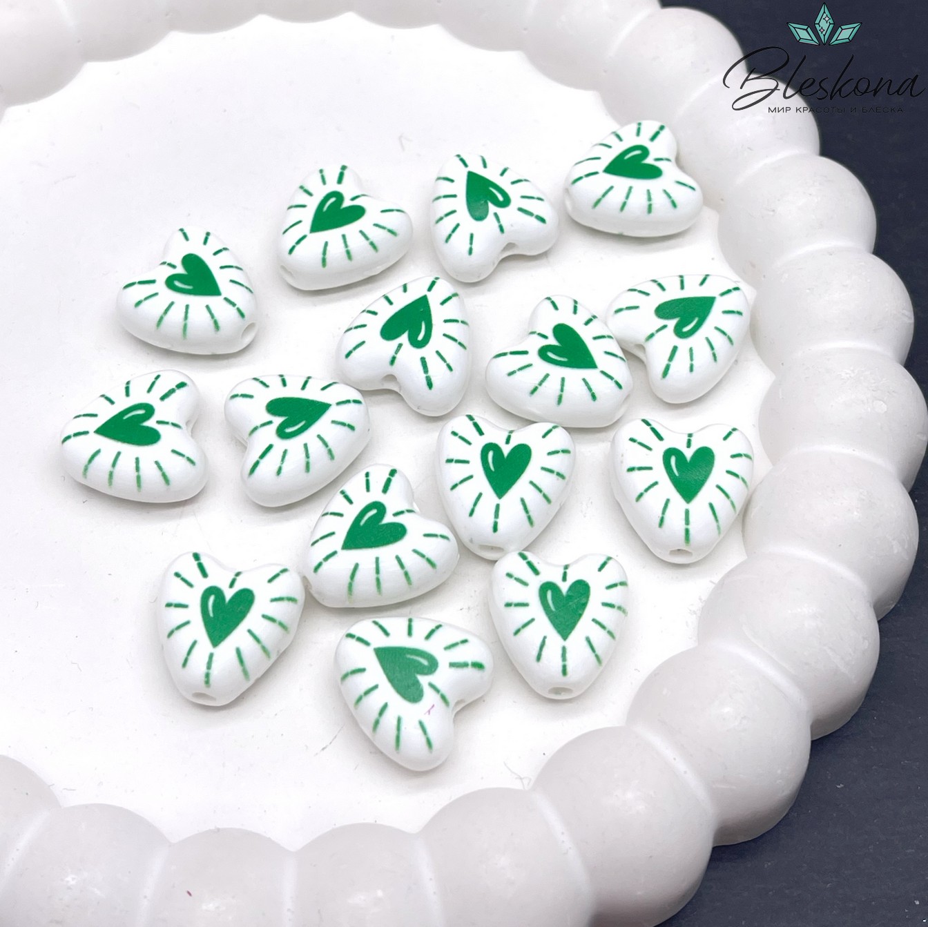 14,5 мм Бусина сердце, керамика цвет белый зеленый рисунок (штучно)
