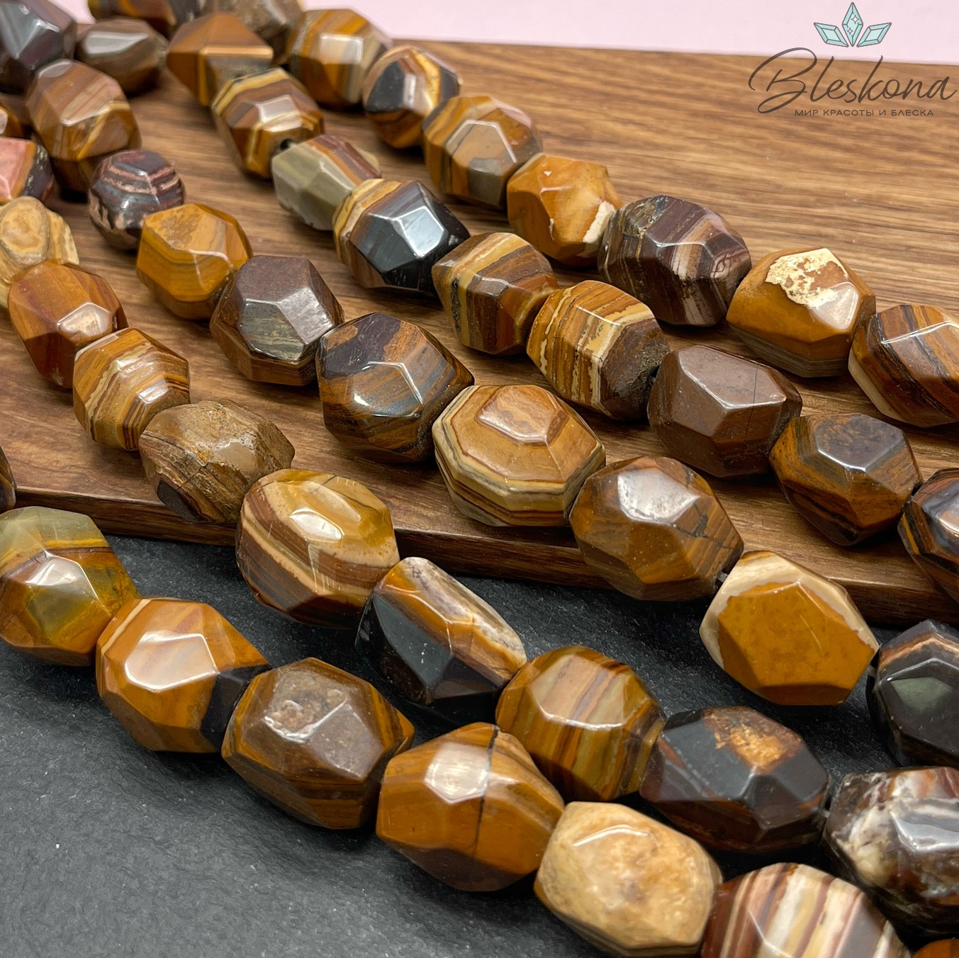 (16-20)*(13-17) мм Тигровый глаз с включениями гематита фриформ огранка