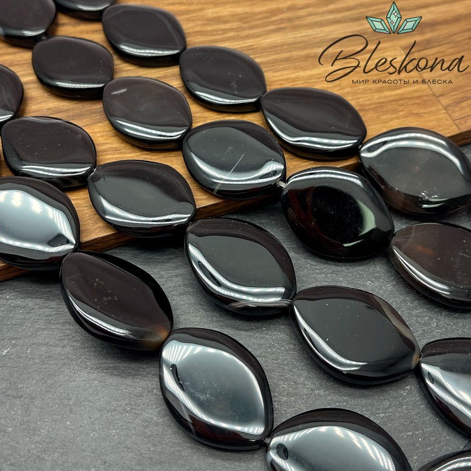 Агат черный с прожилками миндальная форма 33*23 мм