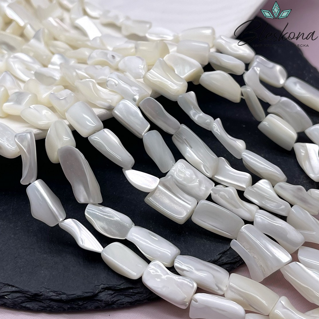 Перламутр белый фриформ (13-16)*(6-9) мм