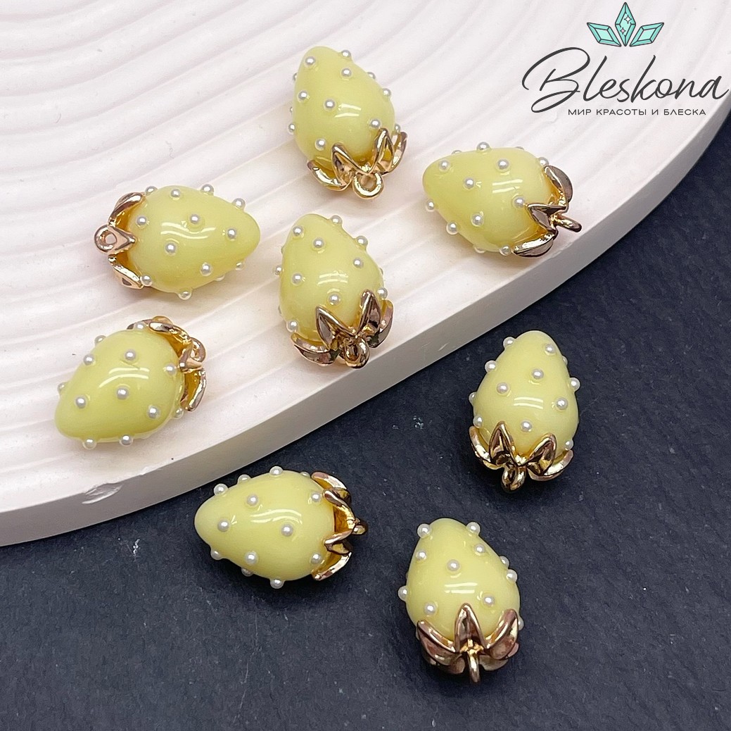 19*13 мм Цвет золото, Подвеска клубничка желтая