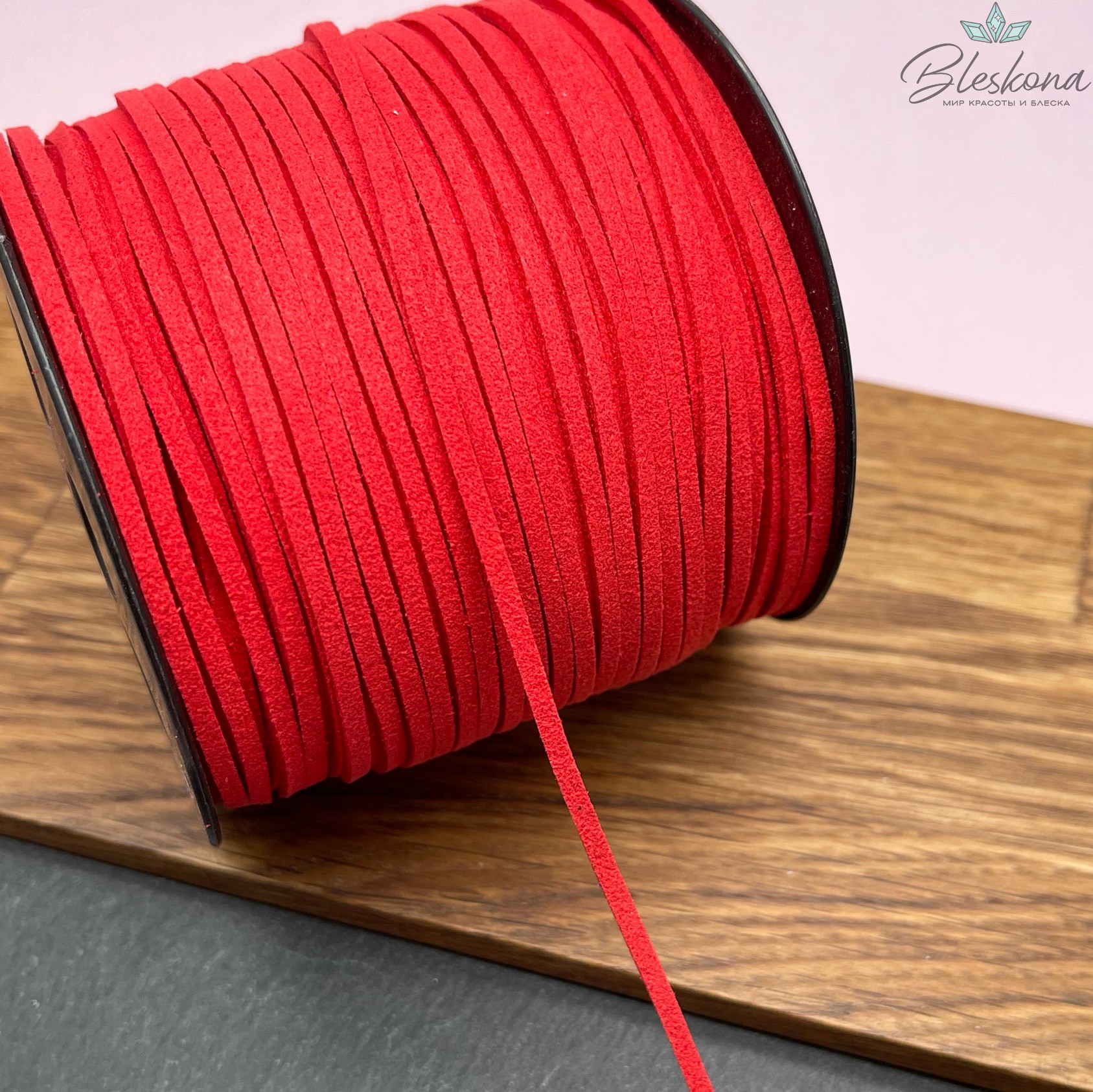 Бархатный шнур красный 2*1,5мм №1