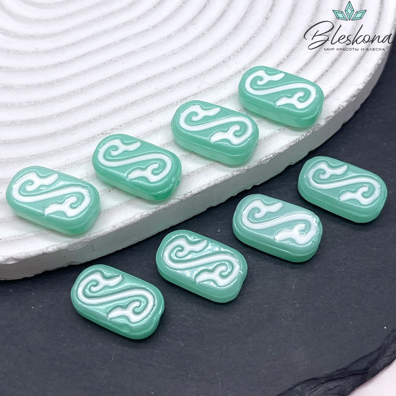 20*11,5 мм Бусина округленный прямоугольник зелено-белый