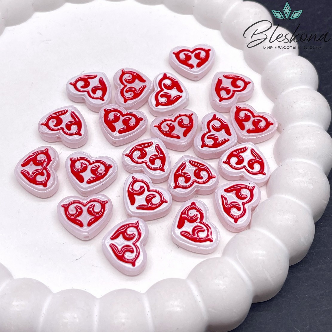 12*15 мм Бусина сердце белое красный рисунок