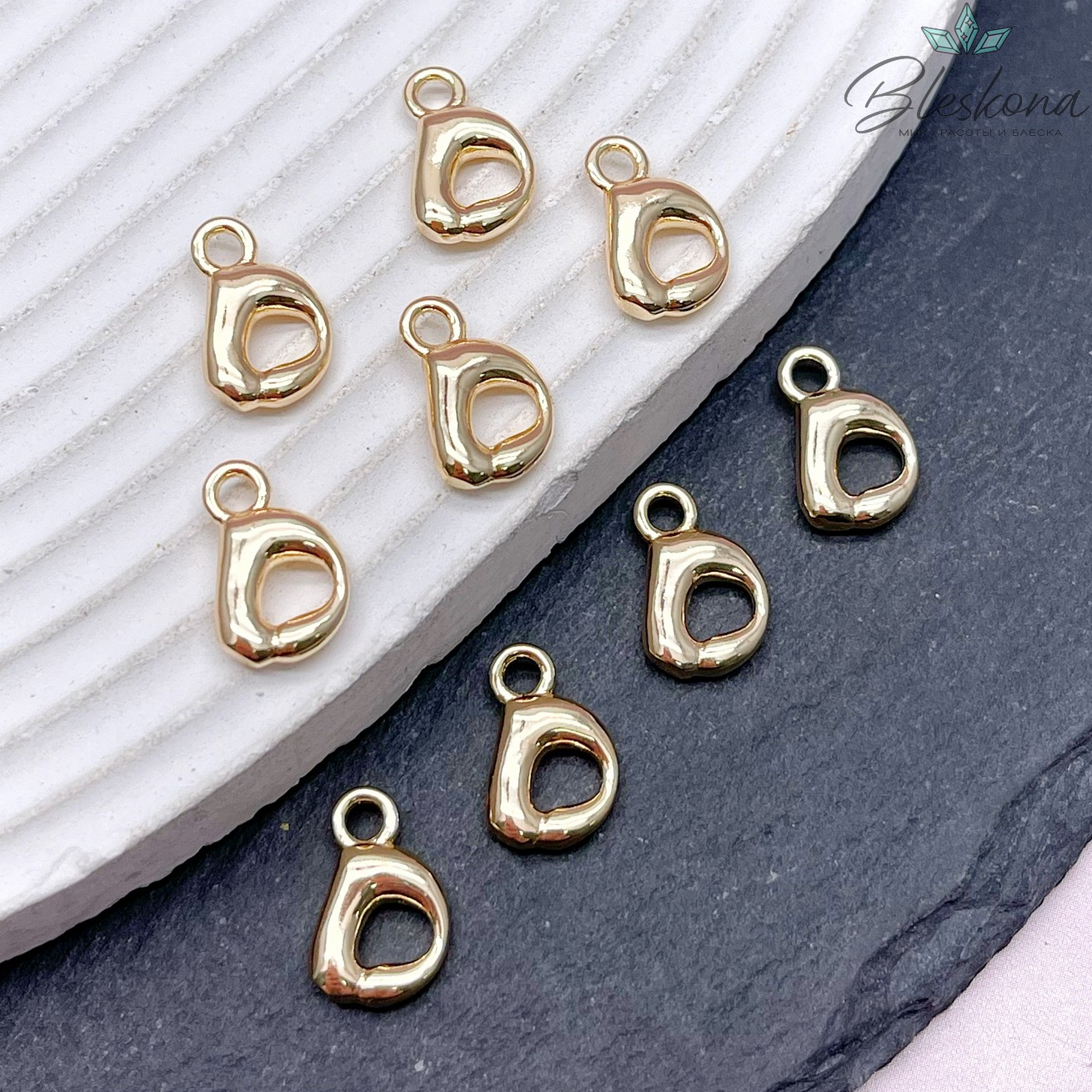 13 мм Цвет золото, Буква гладкая D 