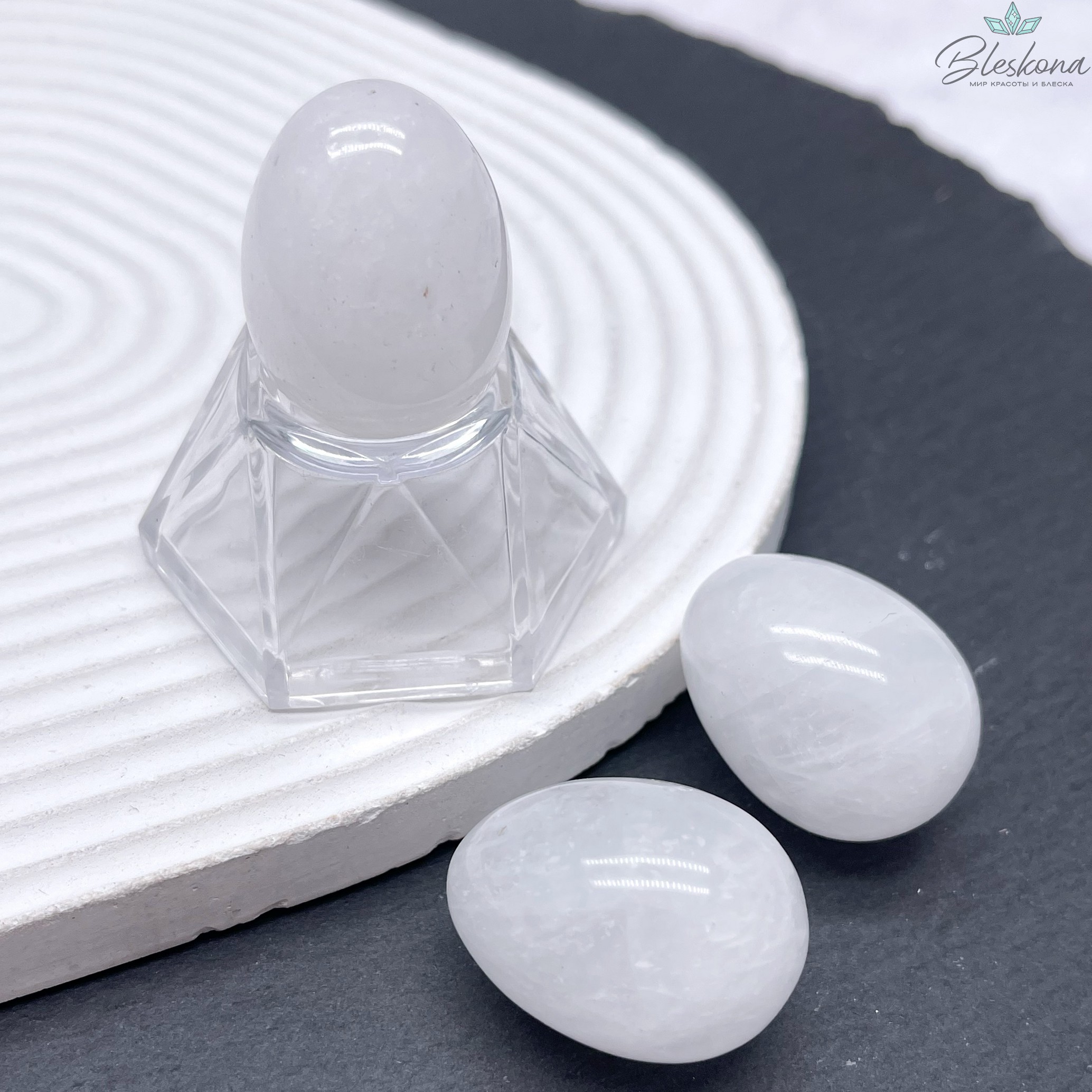 Горный хрусталь форма яйцо 30*21 мм