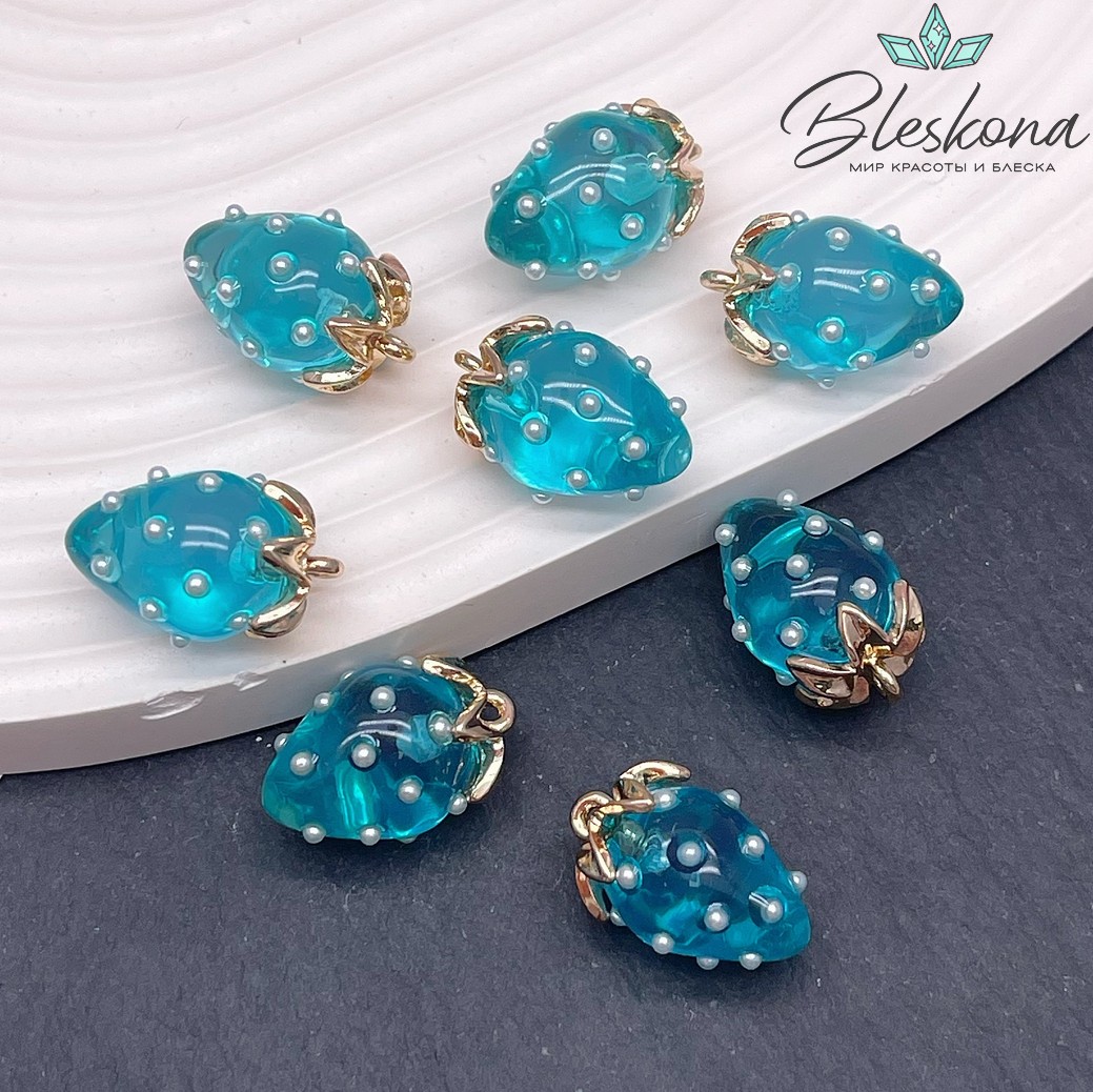 19*13 мм Цвет золото, Подвеска клубничка прозрачная голубая