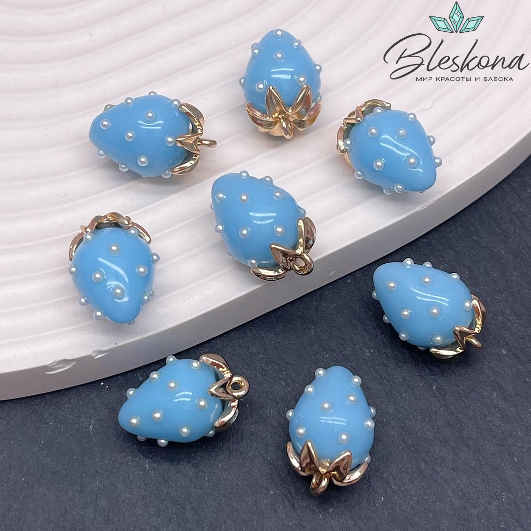19*13 мм Цвет золото, Подвеска клубничка голубая