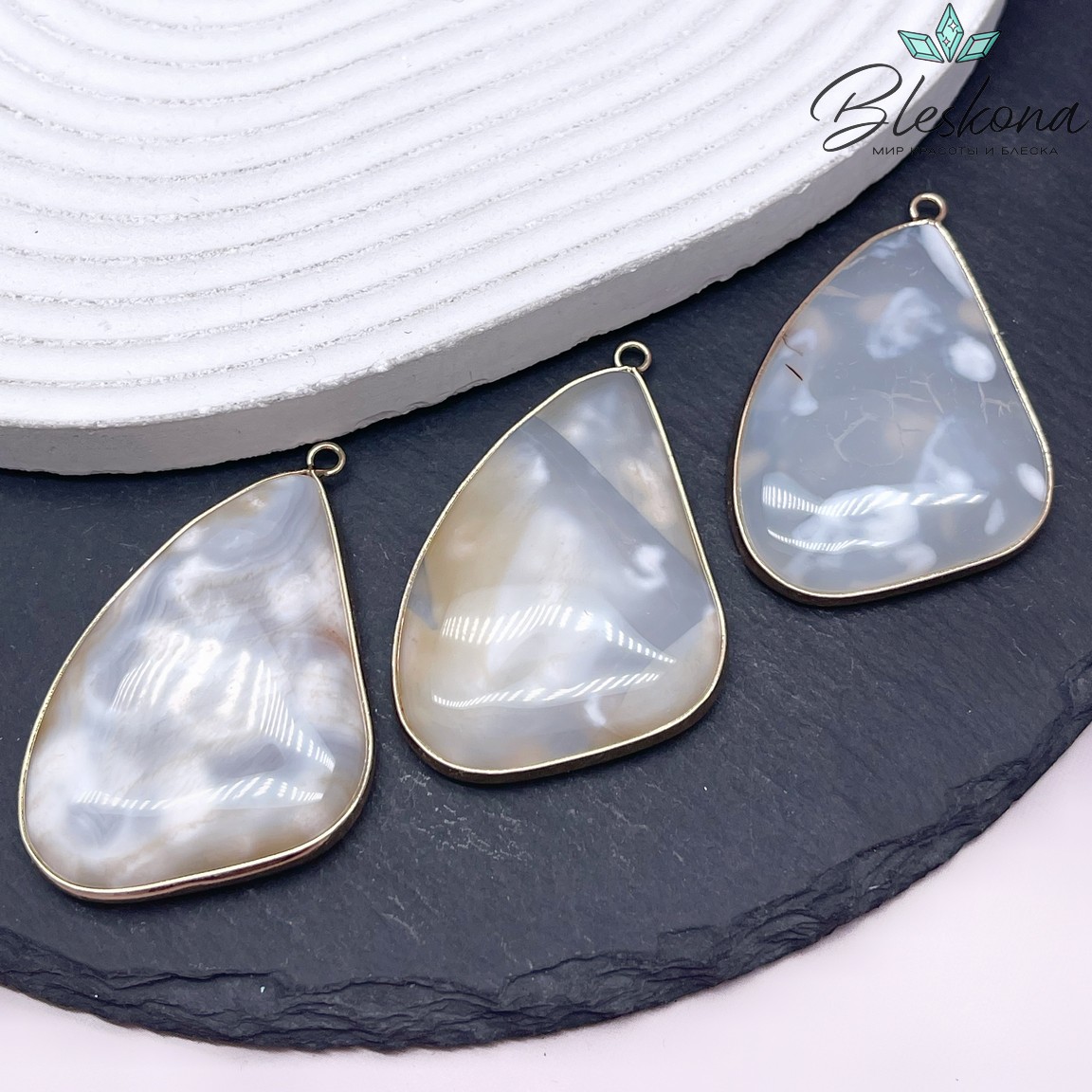 58*39 мм Цвет золото, Подвеска фриформ Агат