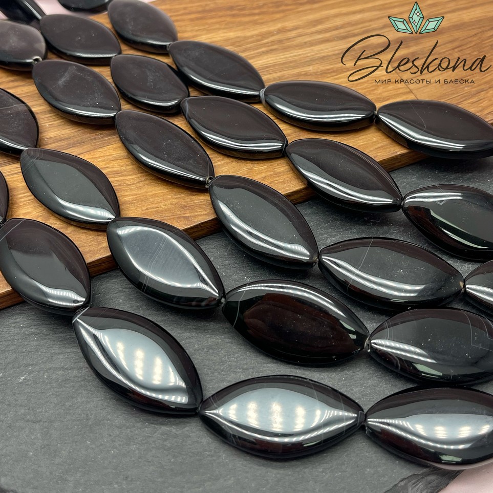 Агат черный с прожилками миндальная форма 40*24 мм