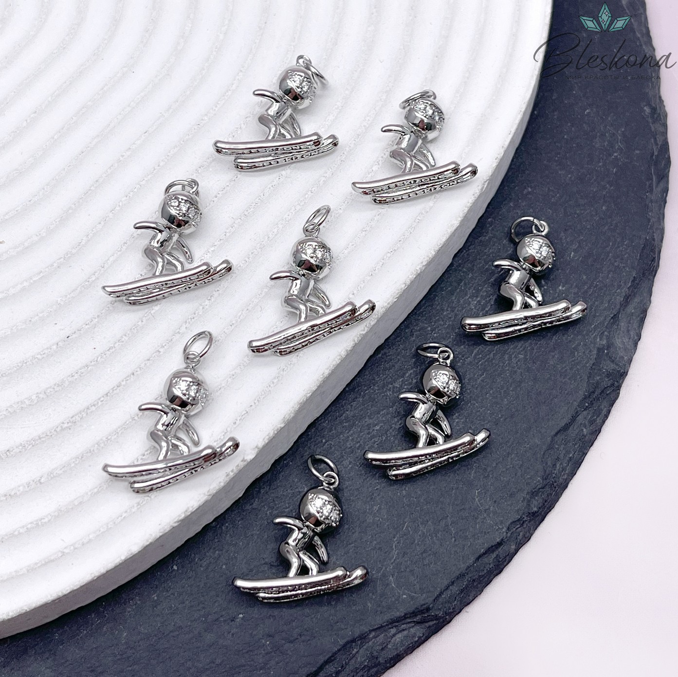 15*18 мм Цвет серебро, Подвеска Лыжник цирконы