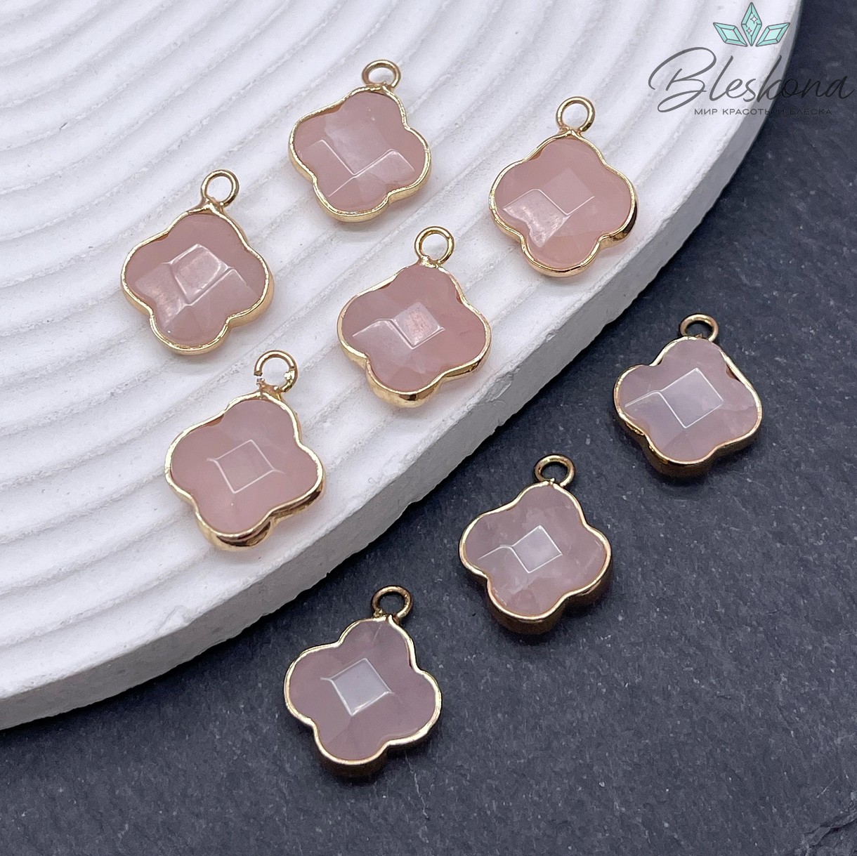 19*15 мм, цвет золото ,Подвеска клевер в обрамлении