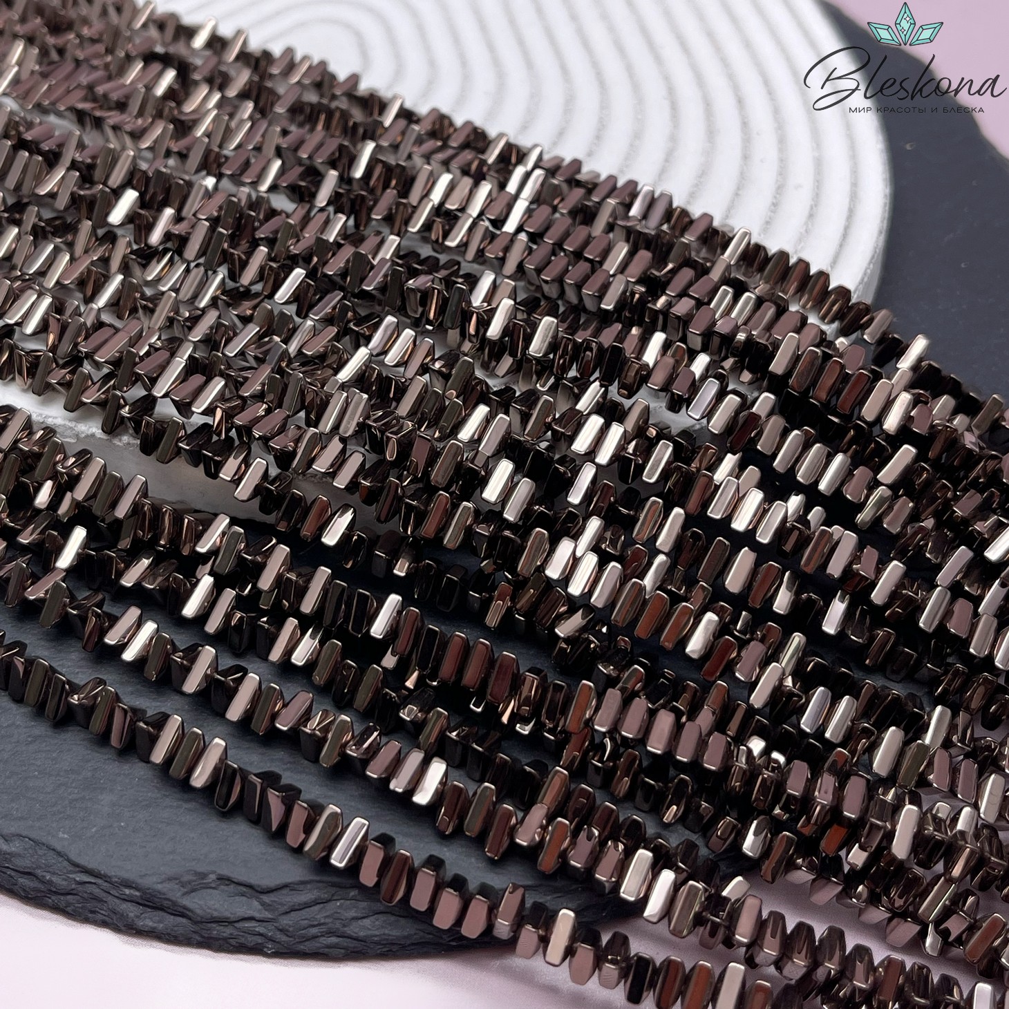 6*3 мм Гематин имитация, цвет коричневый №1 (шоколадный), треугольник объемный