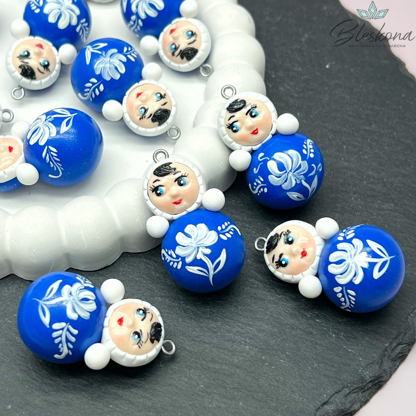 36*20,5 мм, Цвет серебро, Подвеска Неваляшка синяя белая роспись