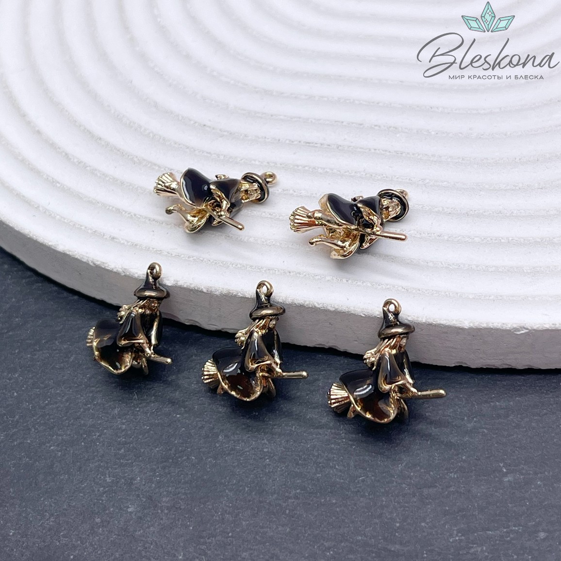 16,5*18 мм Цвет золото, Подвеска ведьмочка черная эмаль