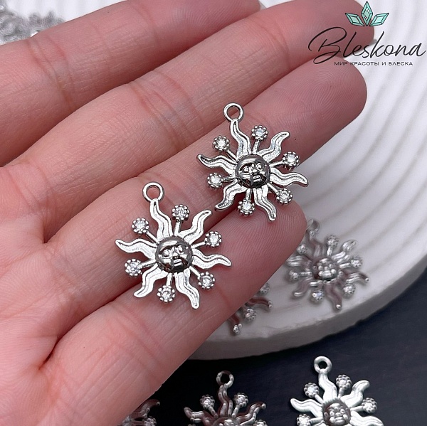 22*16,6 мм Цвет серебро, Подвеска солнышко с цирконами