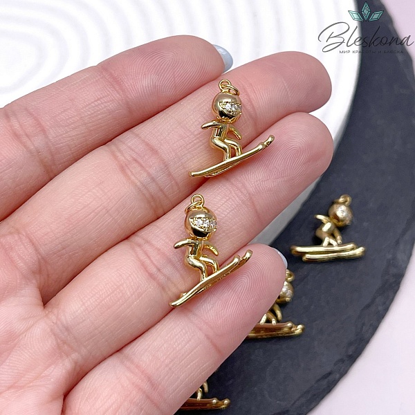 15*18 мм Цвет золото, Подвеска Лыжник цирконы 15*18 мм Цвет золото, Подвеска Лыжник цирконы