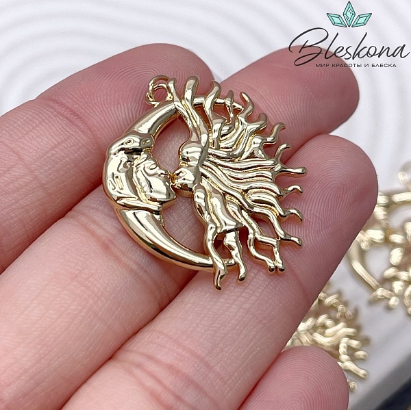 30*25,5 мм Цвет золото, Подвеска Солнце и Луна