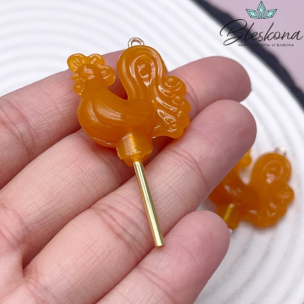 50*25 мм, Цвет золото, Подвеска Петушок (Леденец) оранжевый