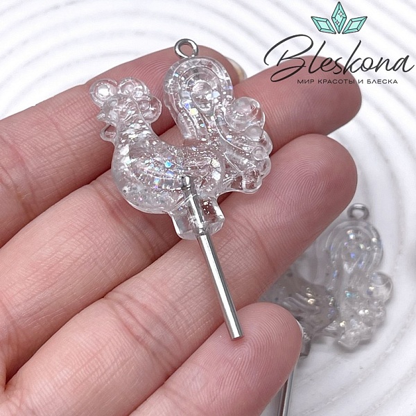 50*25 мм, Цвет серебро, Подвеска Петушок (Леденец) прозрачный с блестками