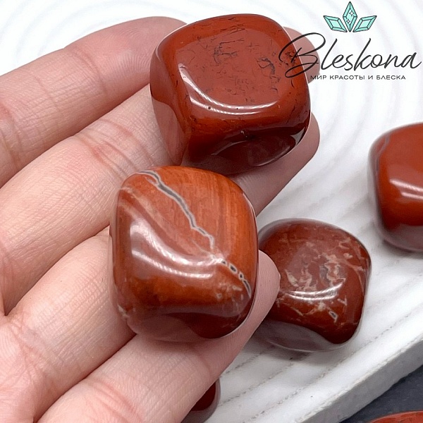 Яшма Красная галтовка 21-25 мм