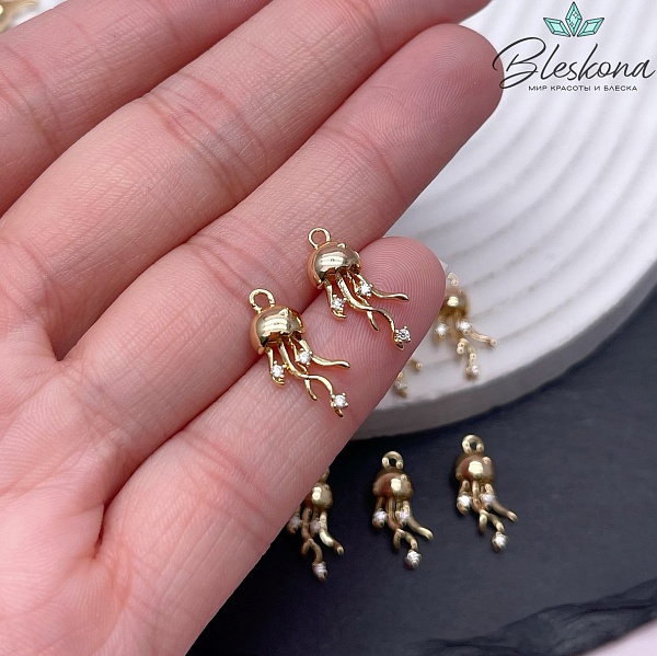 16,8*9 мм Цвет золото, Подвеска Медуза с цирконами