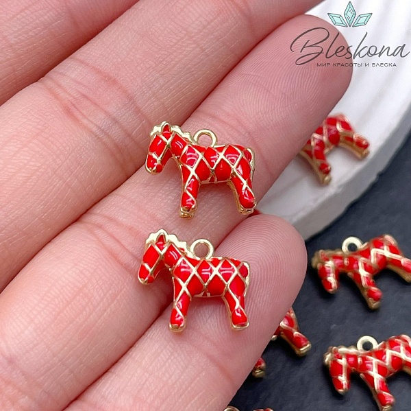 12,5*13,5 мм Цвет золото, Подвеска Лошадь красная 