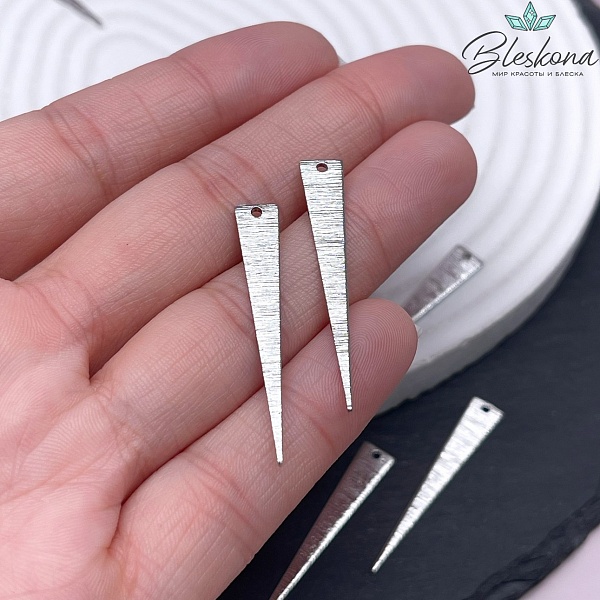 36,5*6 мм Цвет серебро, Подвеска Треугольник полосы