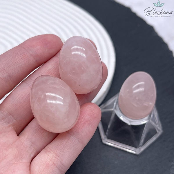 Розовый Кварц форма яйцо 30*21 мм