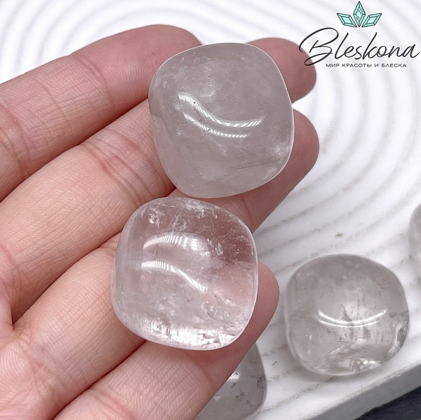 Горный хрусталь галтовка 20-25 мм