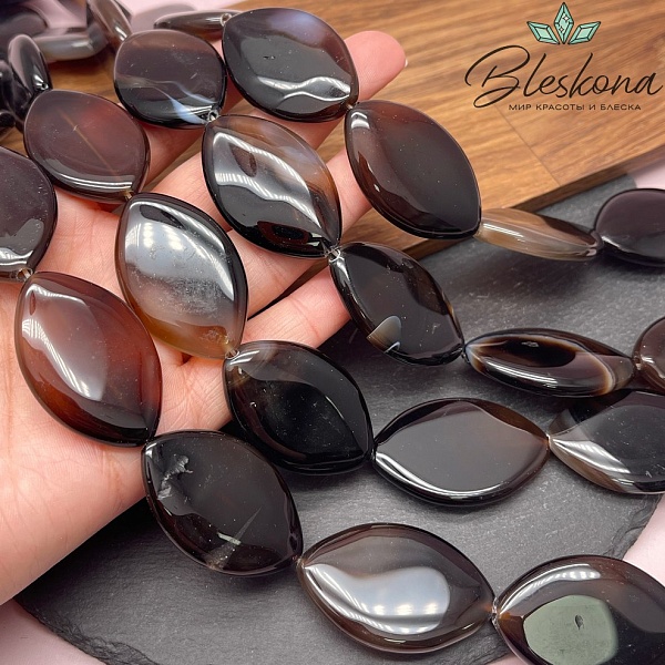 Агат черно- коричневый миндальная форма 40*25 мм