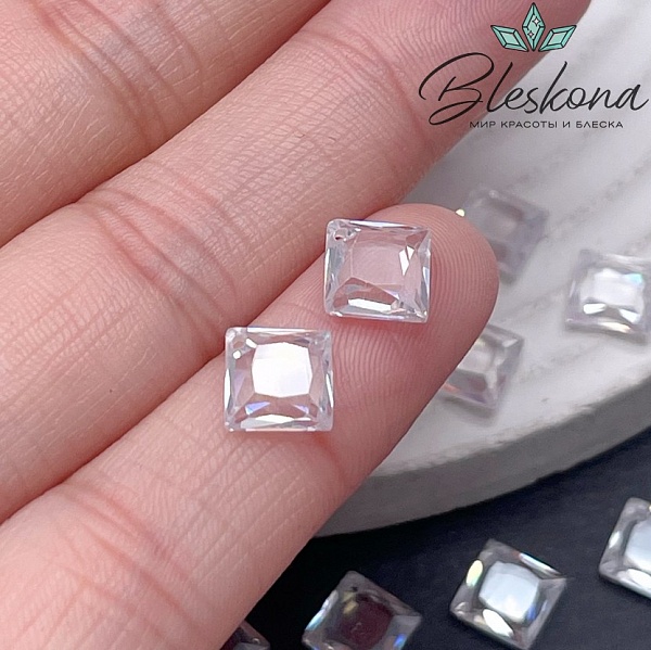 9*9 мм, Подвеска Циркон ромб белый (кубический цирконий, фианит) 