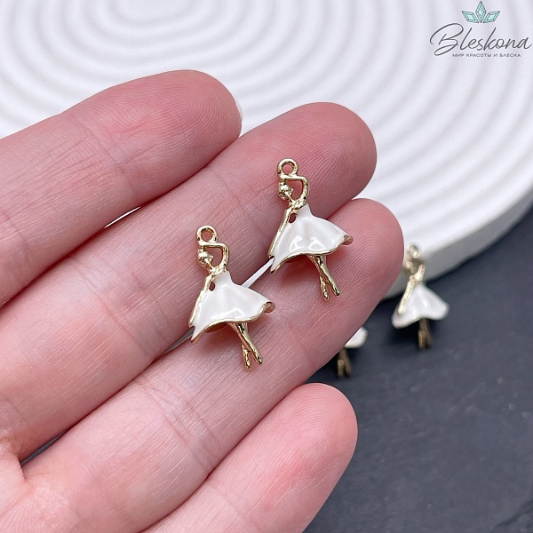 19,5*12 мм Цвет золото, Подвеска балерина белая эмаль