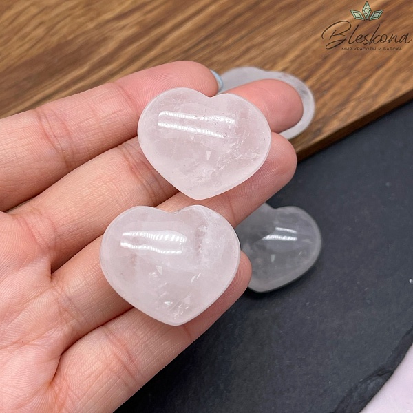 Горный хрусталь сердце 30*24,5 мм