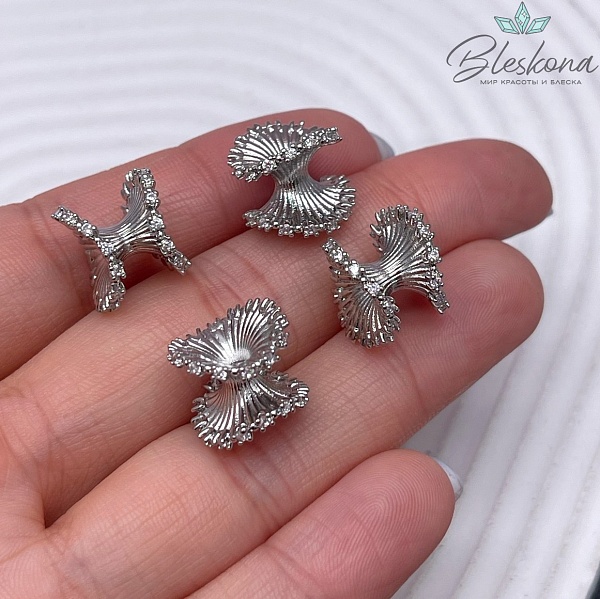 13*11 мм, цвет серебро,Бусина - разделитель воланчик цирконы