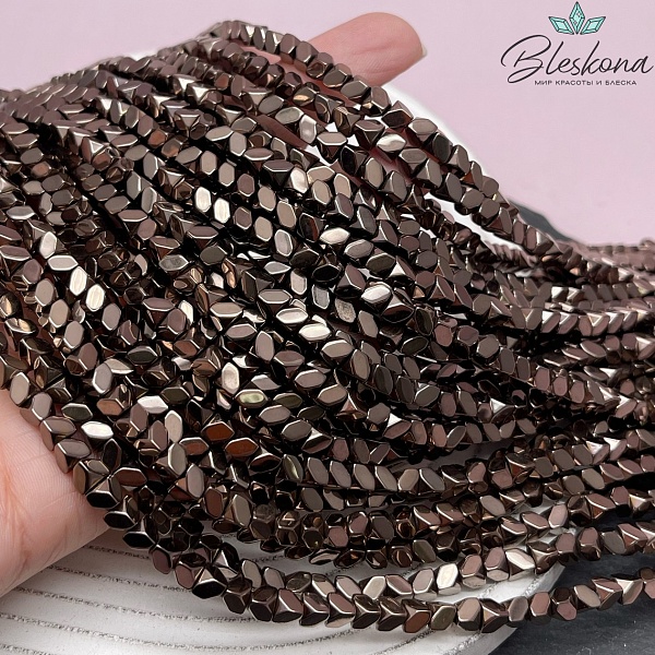 4*4 мм Гематин имитация, цвет коричневый №1 (шоколадный), геометрия №1