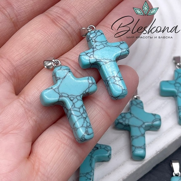 Подвеска крест Бирюза имитация (говлит), цвет серебро 28*18 мм