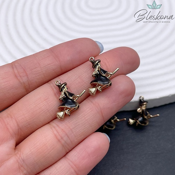 16,5*18 мм Цвет золото, Подвеска ведьмочка черная эмаль