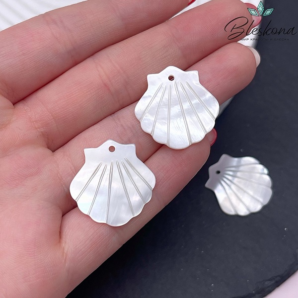 23 мм Подвеска Ракушка белый перламутр