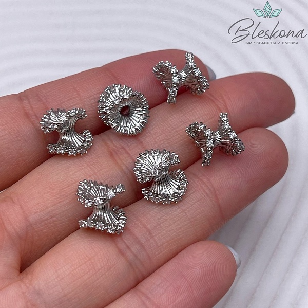 10 мм, цвет серебро,Бусина - разделитель воланчик цирконы