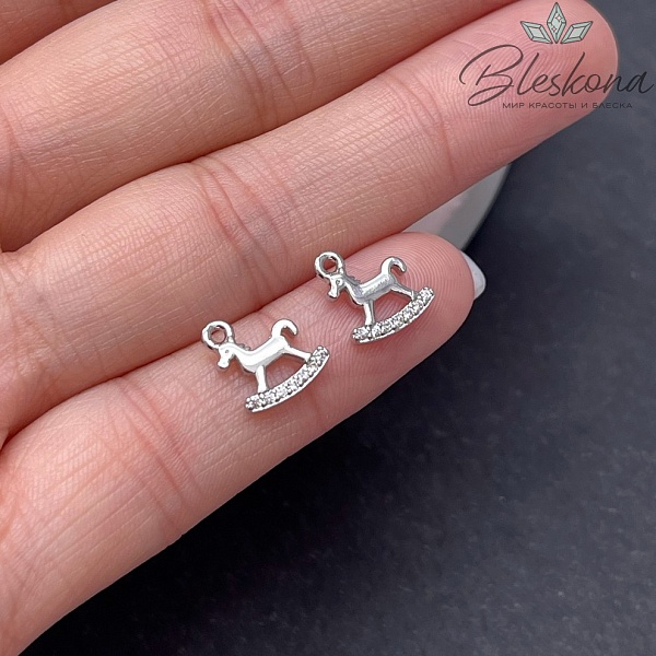 10*9,5 мм Цвет серебро, Подвеска Лошадка - качалка с цирконами