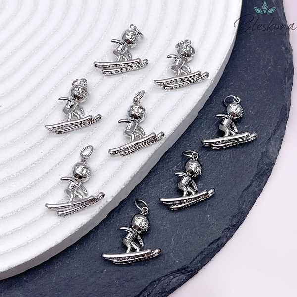 15*18 мм Цвет серебро, Подвеска Лыжник цирконы 15*18 мм Цвет серебро, Подвеска Лыжник цирконы