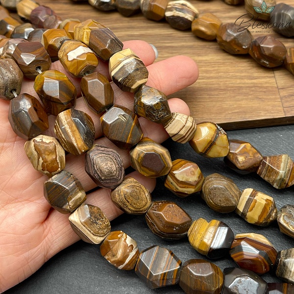 (15-18)*(12-14) мм Тигровый глаз с включениями гематита фриформ огранка