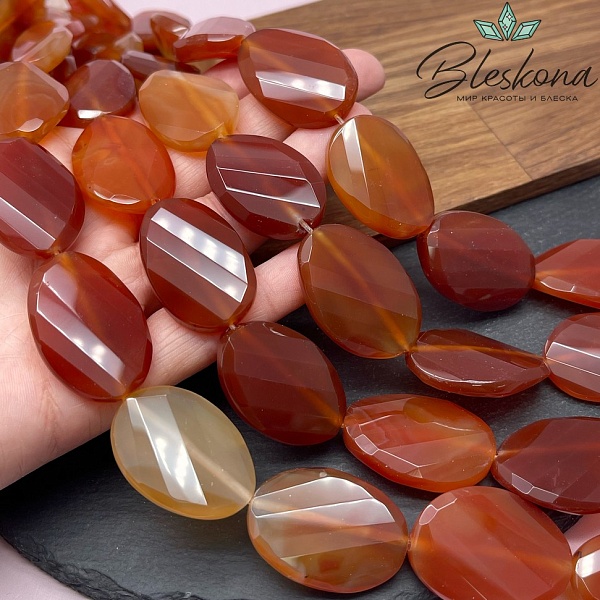 Агат овал с изгибом огранка 32*22 мм