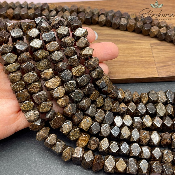 Бронзит фриформ огранка (9-10)*(9-11) мм