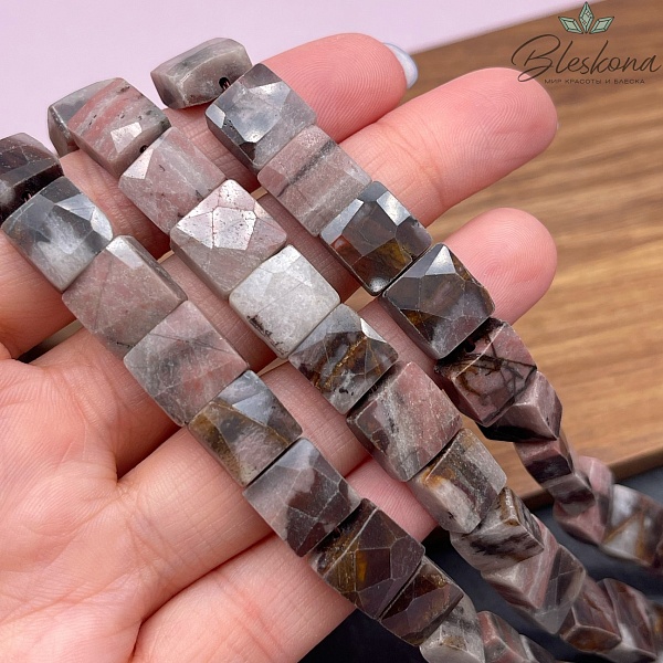 Осенняя яшма квадрат огранка 10,5 мм