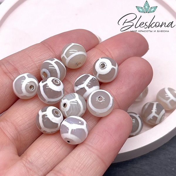 Бусина Дзи Черепаха серо-белый шар 10 мм уп.10 шт.
