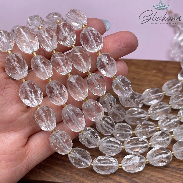 Горный хрусталь овал огранка  14*10,5 мм